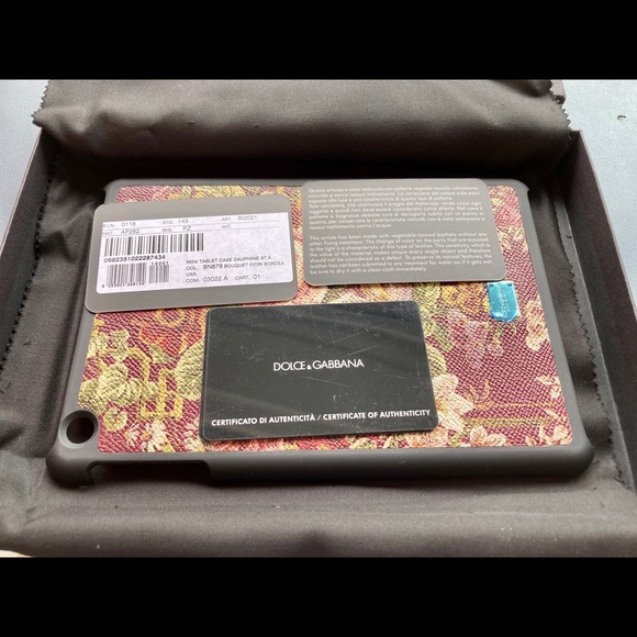 Dolce&Gabbana leather iPad case - Picture 3 of 6